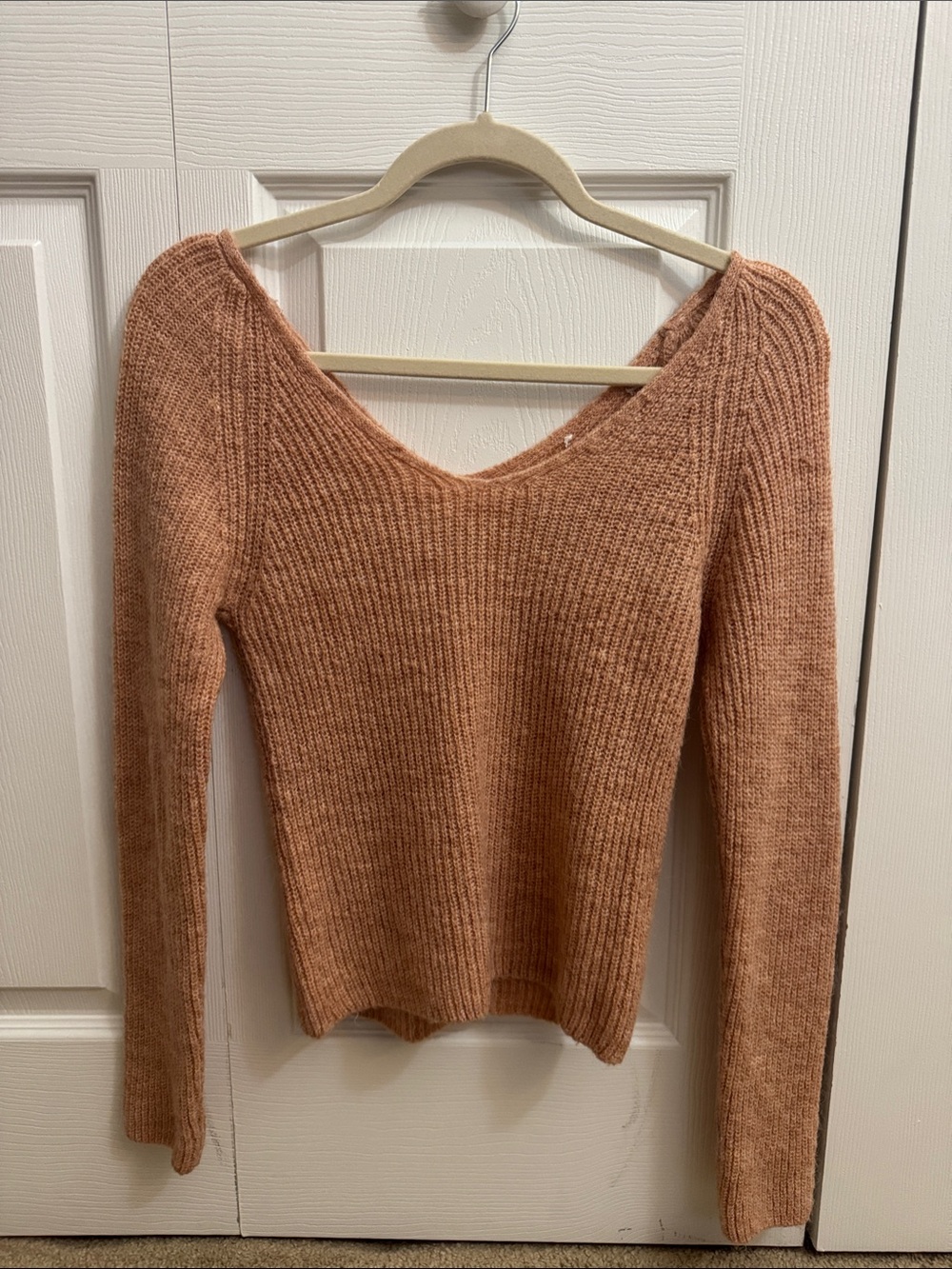 V-Neck Ribbed Women’s Sweater - Rust/ Peach